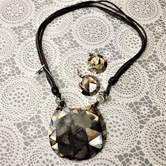 Large Fashion Pendant Necklace with Earrings Set - Picture 3 of 13